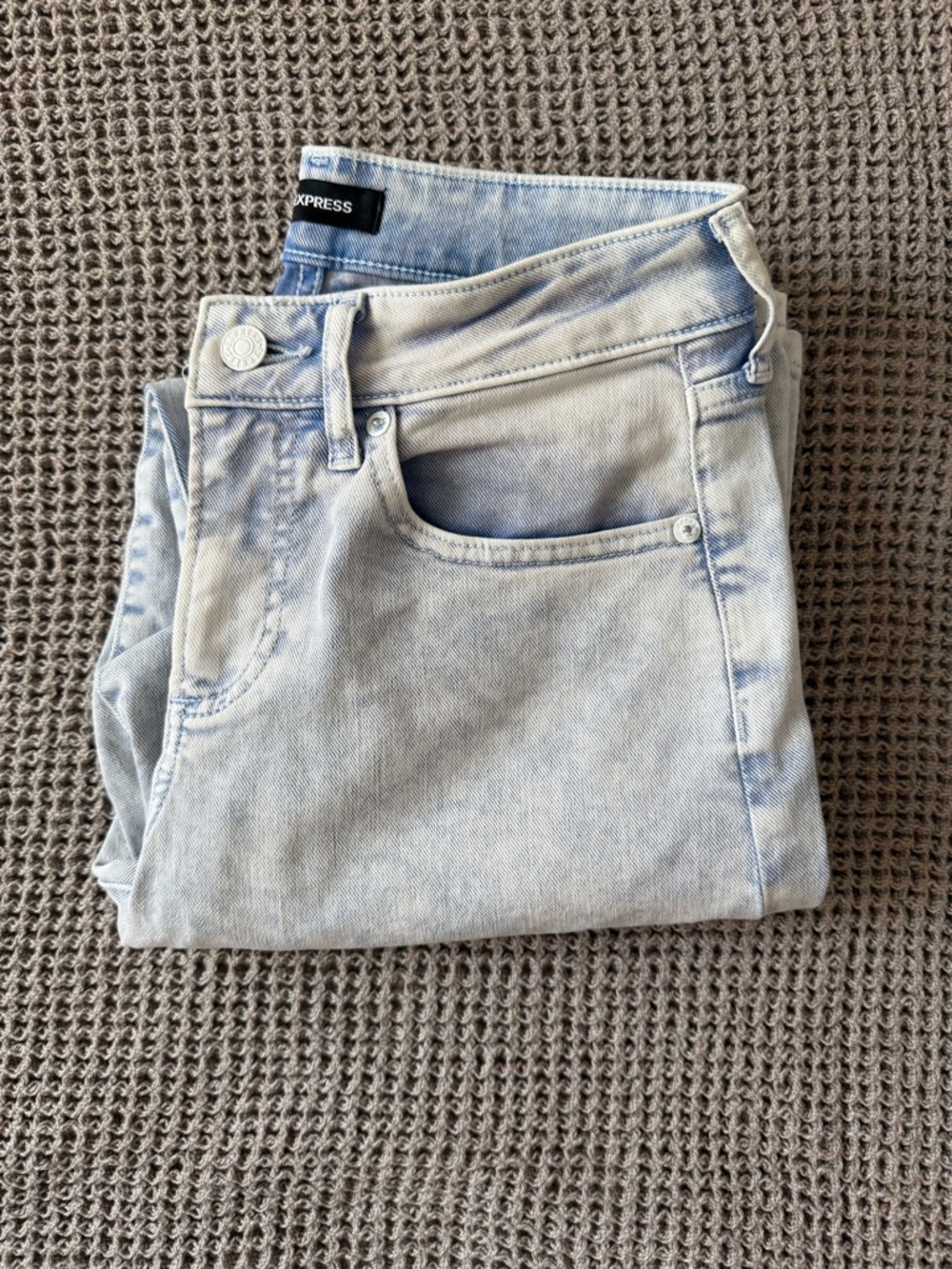 Express Light Wash Women’s Jeans - Light Blue